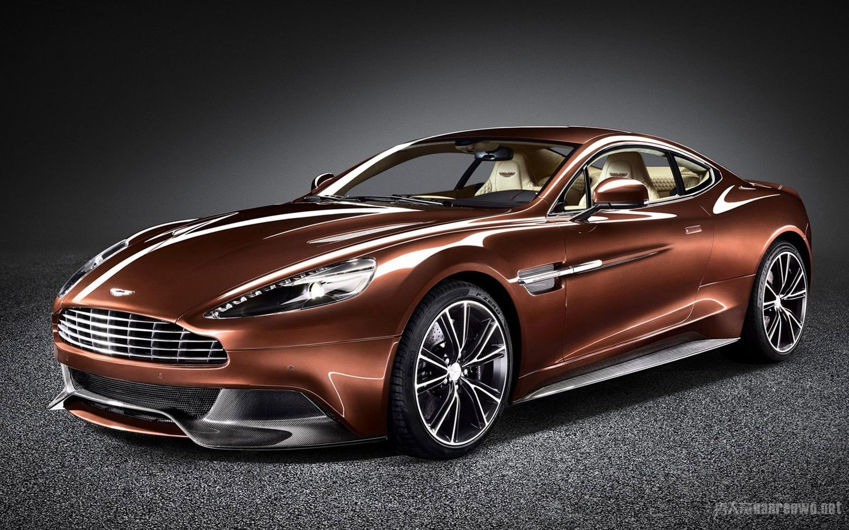 阿斯顿马丁完胜威廉姆斯，诺里斯带队取胜