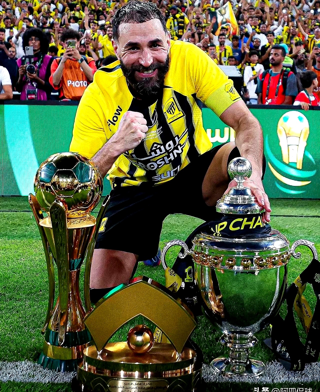 曼联轻取奥地利，本泽马关键制胜