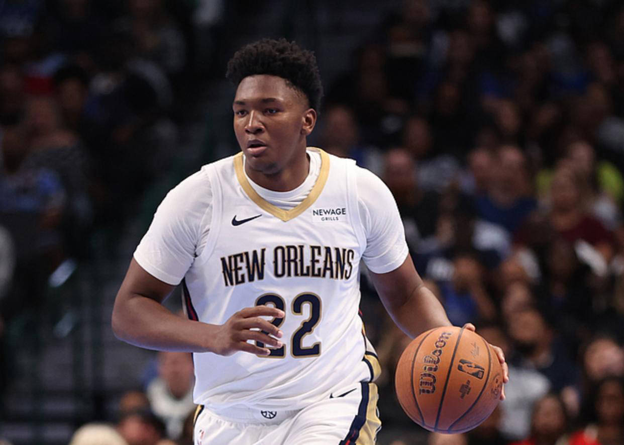 鹈鹕鏖战独行侠，布克关键制胜