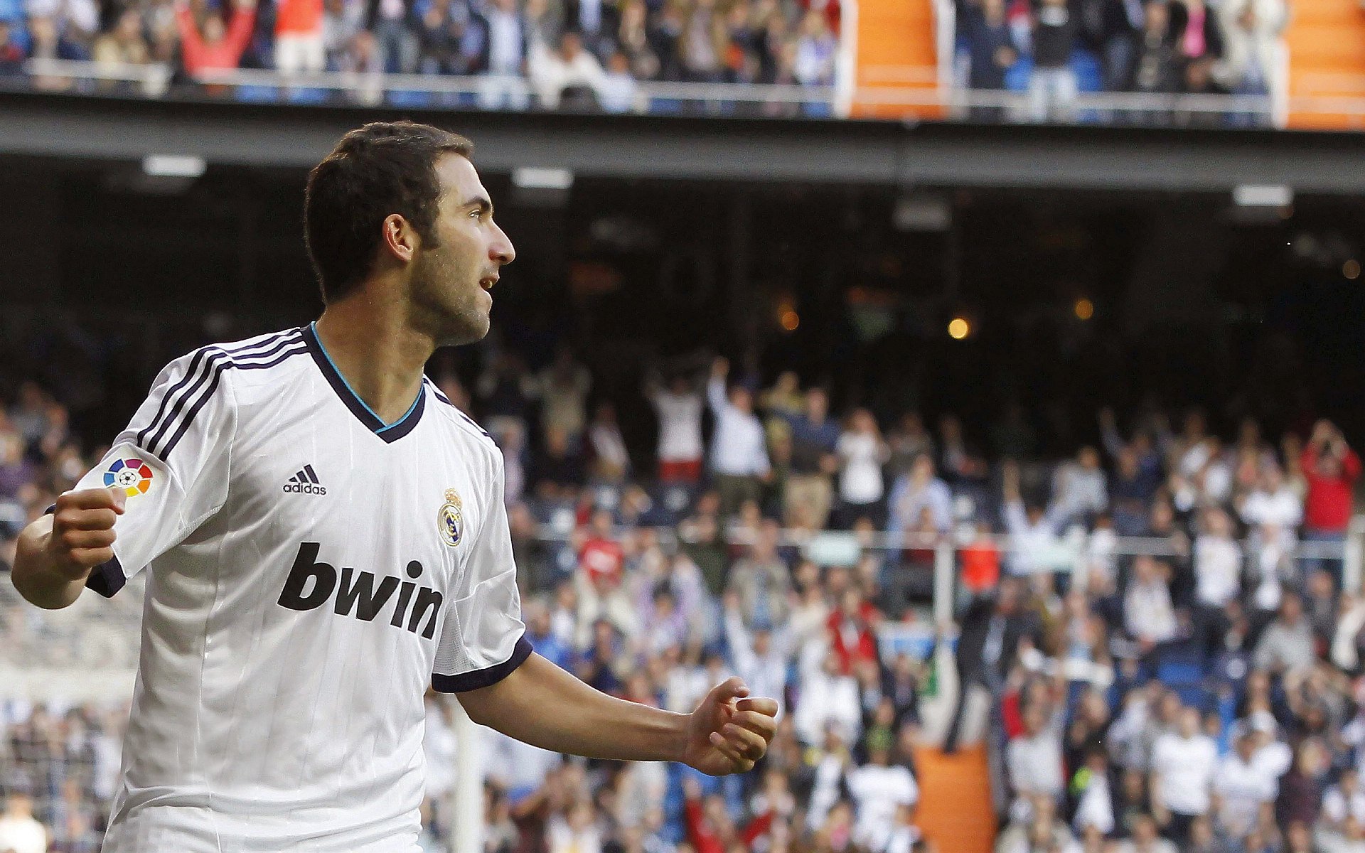 西甲国家德比之夜，德里赫特末节接管比赛，铸就传奇防线